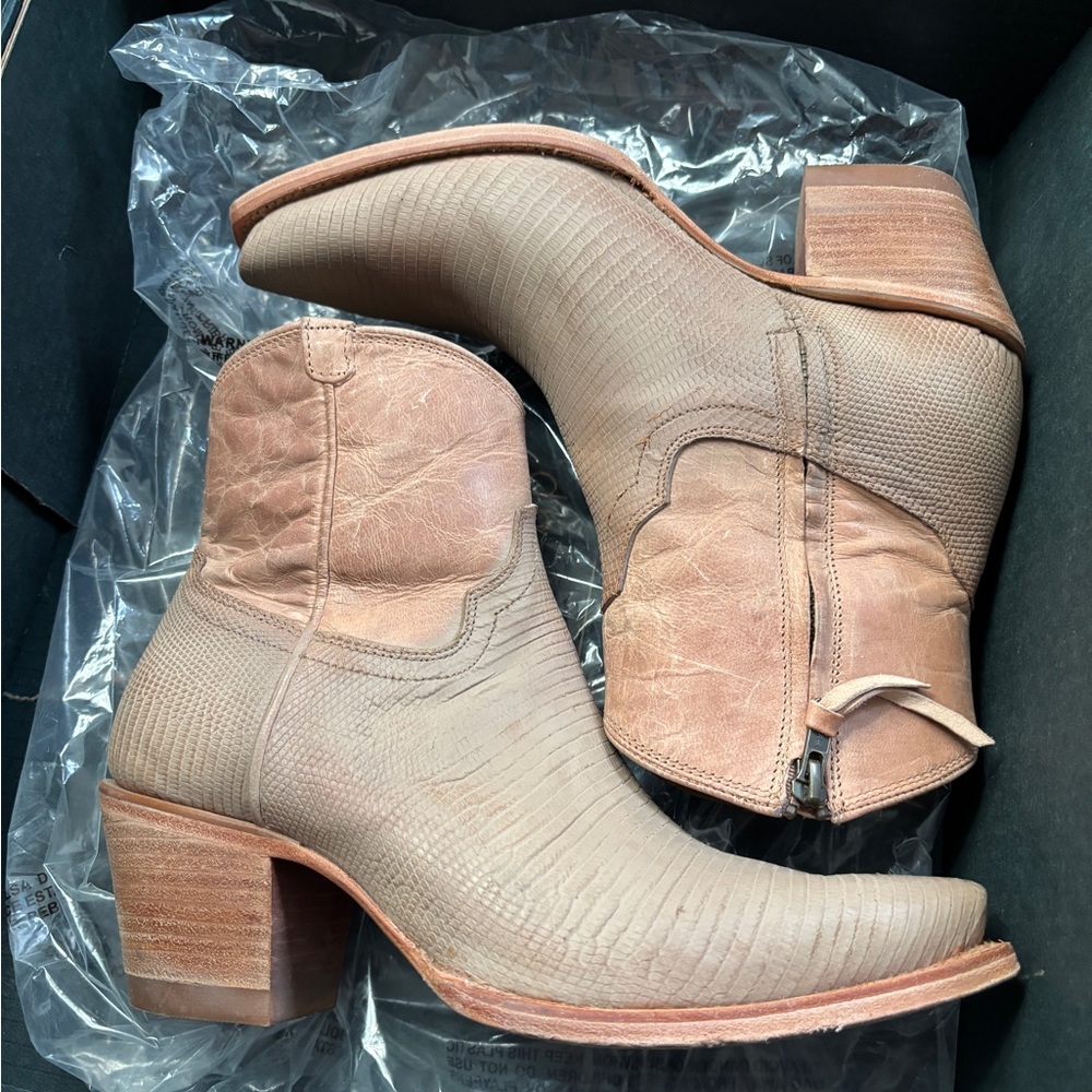 Tecovas cowboy boots - The Daisy in Sand Relic Lizard